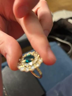Bague or jaune émeraude 3cts et diamants 4cts
