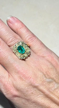 Bague Or jaune Émeraude Diamants