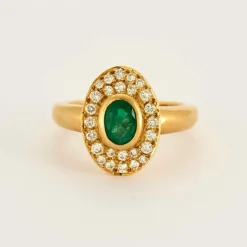 Bague or jaune émeraude diamants