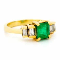 Bague or jaune émeraude diamant