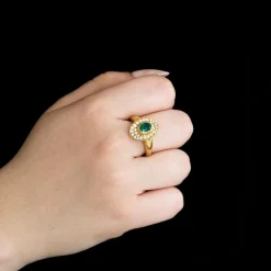 Bague or jaune émeraude diamants