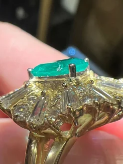 Bague Or jaune Émeraude Diamants