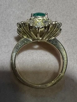 Bague Or jaune Émeraude Diamants