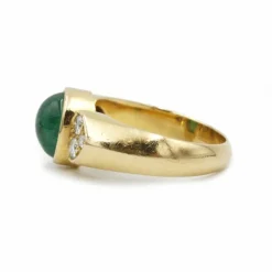 Bague or jaune émeraude etdiamants