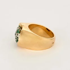 Bague or jaune, émeraude et diamants
