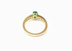 Bague or jaune émeraude et diamants