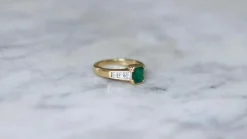 Bague or jaune émeraude et diamant Princesse