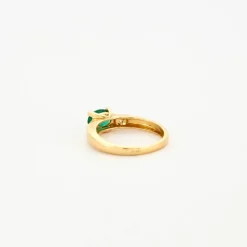 Bague or jaune émeraude ovale et diamants
