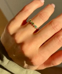 Bague or jaune, émeraudes & diamants