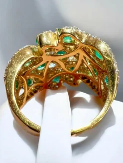 bague or jaune émeraudes et diamants