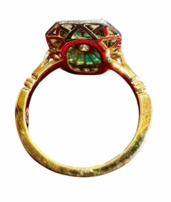 Bague or jaune, éméraudes calibrées et pavage diamants
