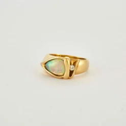 Bague or jaune opale