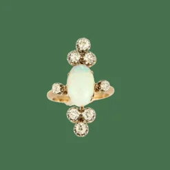 BAGUE OR JAUNE, OPALE ET DIAMANTS