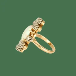 BAGUE OR JAUNE, OPALE ET DIAMANTS