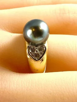 Bague or jaune, perle de Tahiti et diamants