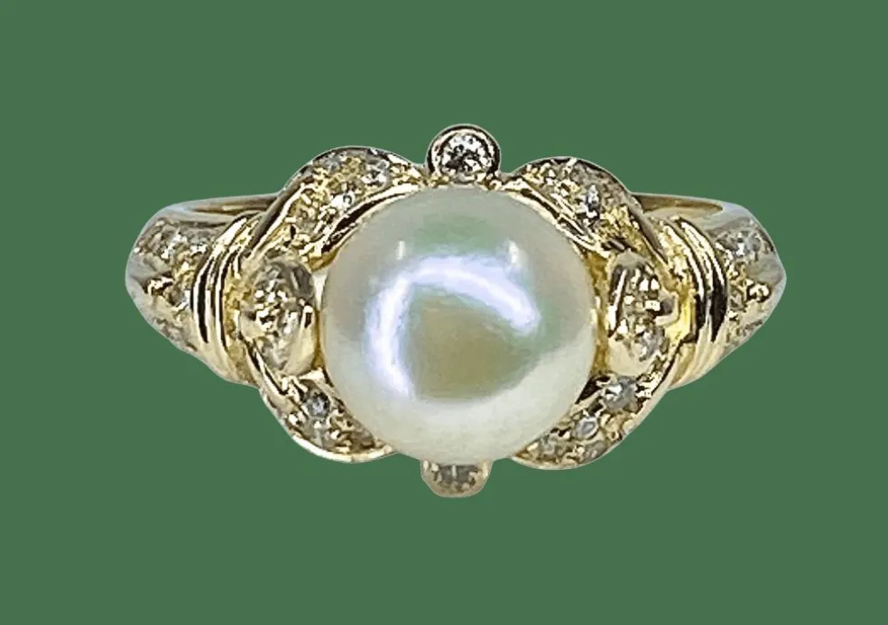 Bague or jaune, perle et 38 diamants