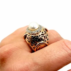 Bague or jaune perle et diamants