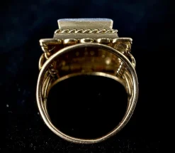 Bague or jaune platine avec pavage de diamants brillants et décor d'arabesques