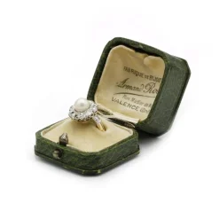 Bague or jaune, platine et diamants