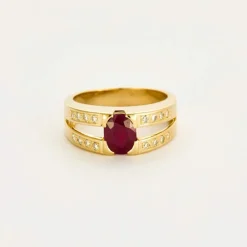 Bague or jaune rubis diamants
