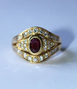 Bague or jaune rubis diamants