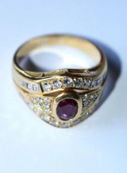 Bague or jaune rubis diamants