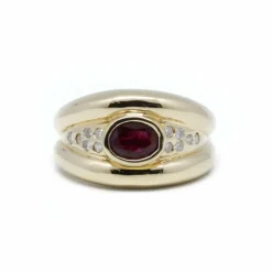 Bague or jaune rubis et diamants