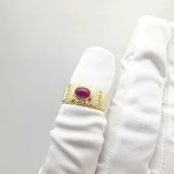 Bague or jaune rubis et diamants