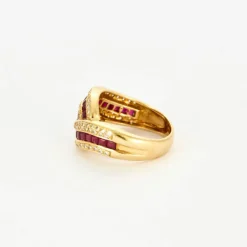 Bague or jaune, rubis et diamants