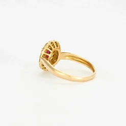 Bague or jaune rubis et diamants
