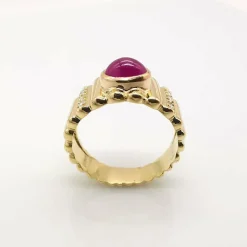 Bague or jaune rubis et diamants