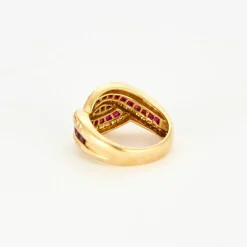 Bague or jaune, rubis et diamants