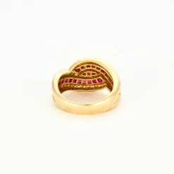 Bague or jaune, rubis et diamants