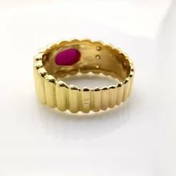 Bague or jaune rubis et diamants
