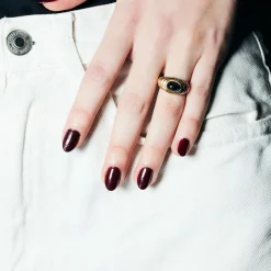 Bague or jaune saphir cabochon