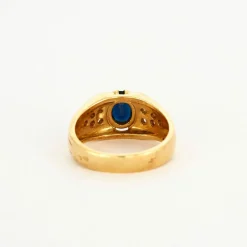 Bague or jaune, saphir, diamants