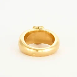 Bague or jaune, saphir, diamants