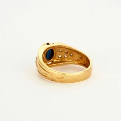 Bague or jaune, saphir, diamants