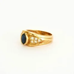 Bague or jaune, saphir, diamants
