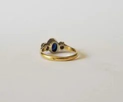 Bague or jaune saphir diamants