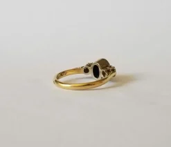 Bague or jaune saphir diamants