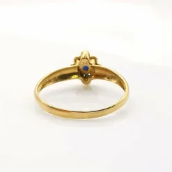 Bague or jaune, saphir, diamants