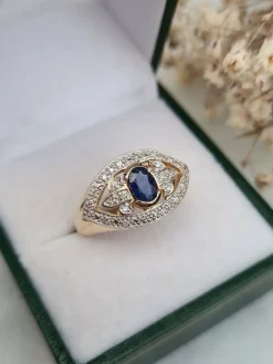 Bague or jaune saphir diamants