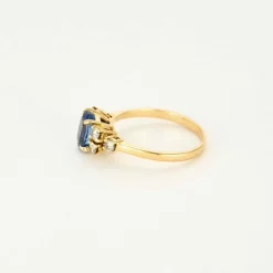 Bague or jaune, saphir et diamants