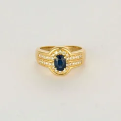 Bague or jaune, saphir et diamants