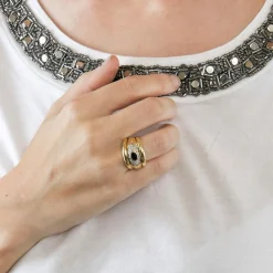 Bague or jaune saphir et diamants