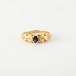 Bague Or jaune Saphir et éclats de diamants
