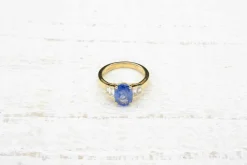 Bague Or jaune Saphir ovale Diamants