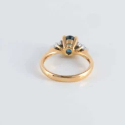 Bague or jaune Saphir épaulé Diamants