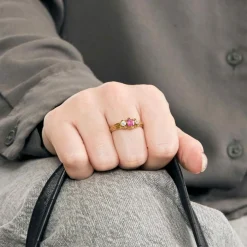 Bague or jaune, saphir rose et diamants